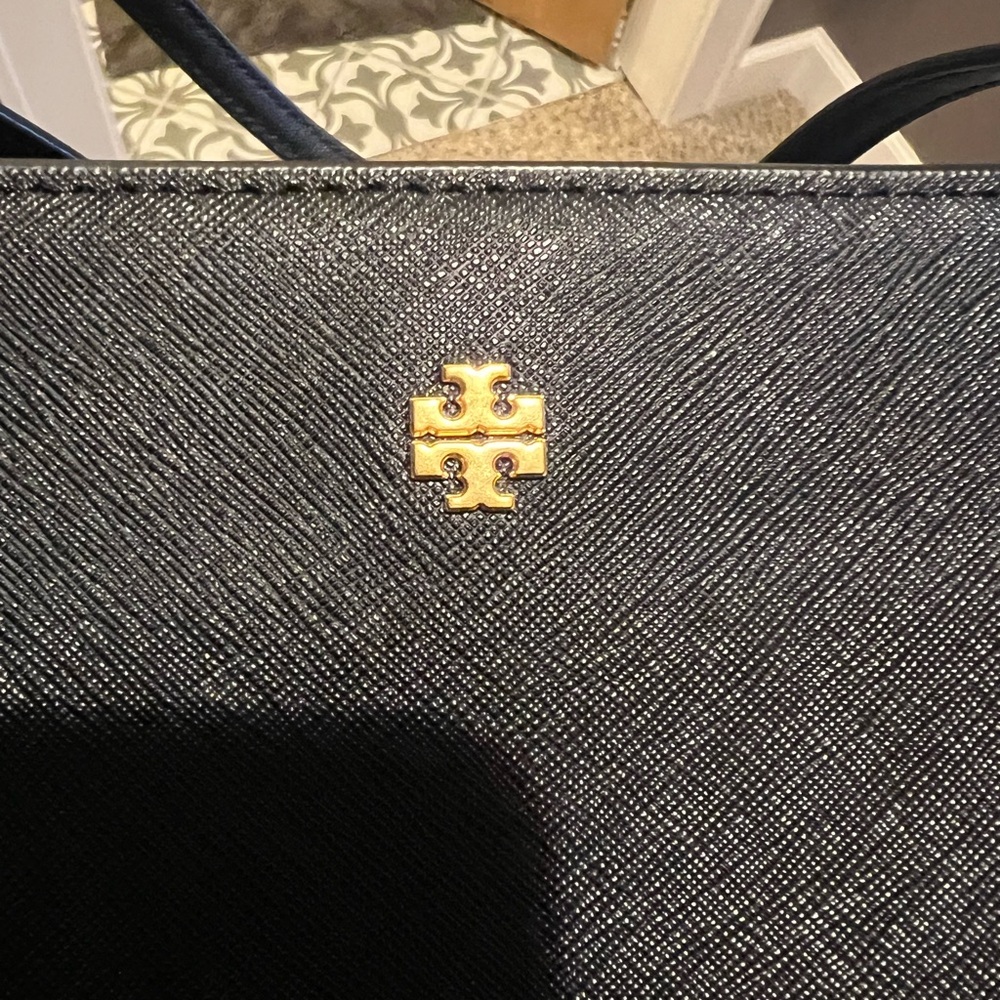 Tory Burch Black Tote Bag Like Brand New, Saffiano Leather w/crossbody strap - Picture 8 of 12